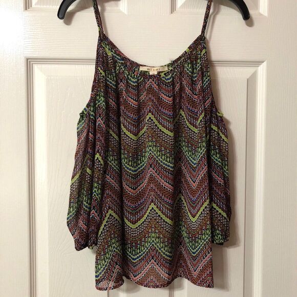 MIAMI Blouse Size Medium Chevron Print Three Quarter Sleeves Cold Shoulder - Picture 1 of 8